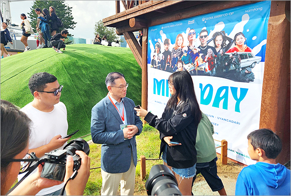 현지 방송매체 인터뷰 중인 유가공협회 이창범 회장. (사진=한국유가공협회)